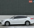 Белый Киа K5, объемом двигателя 2 л и пробегом 229 тыс. км за 12300 $, фото 7 на Automoto.ua
