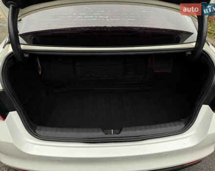 Белый Киа K5, объемом двигателя 2 л и пробегом 300 тыс. км за 14000 $, фото 17 на Automoto.ua