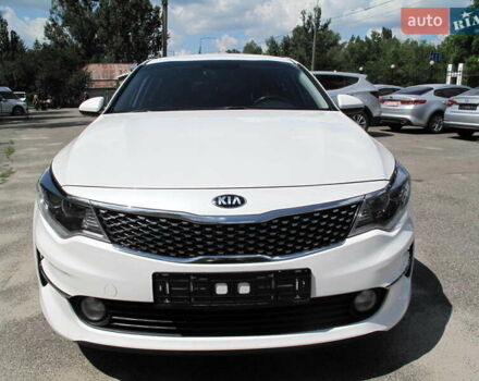 Белый Киа K5, объемом двигателя 2 л и пробегом 253 тыс. км за 12900 $, фото 3 на Automoto.ua
