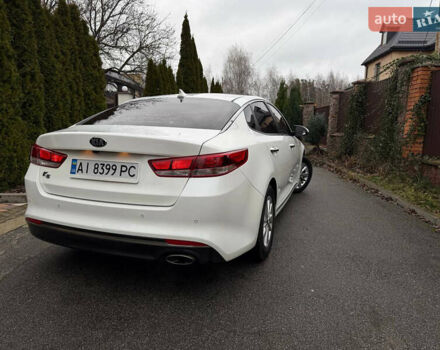 Белый Киа K5, объемом двигателя 2 л и пробегом 300 тыс. км за 14000 $, фото 7 на Automoto.ua