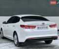 Белый Киа K5, объемом двигателя 2 л и пробегом 229 тыс. км за 12300 $, фото 27 на Automoto.ua