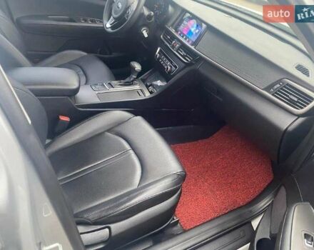 Белый Киа K5, объемом двигателя 2 л и пробегом 274 тыс. км за 11990 $, фото 6 на Automoto.ua