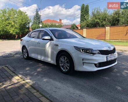 Белый Киа K5, объемом двигателя 2 л и пробегом 335 тыс. км за 10990 $, фото 2 на Automoto.ua