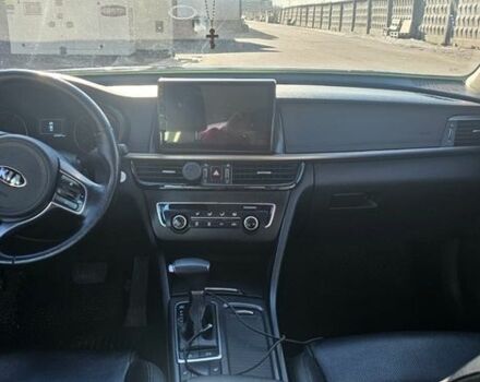 Білий Кіа K5, об'ємом двигуна 2 л та пробігом 250 тис. км за 12000 $, фото 10 на Automoto.ua