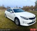Белый Киа K5, объемом двигателя 2 л и пробегом 216 тыс. км за 10500 $, фото 3 на Automoto.ua