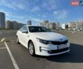 Білий Кіа K5, об'ємом двигуна 2 л та пробігом 370 тис. км за 11000 $, фото 1 на Automoto.ua