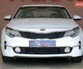 Белый Киа K5, объемом двигателя 2 л и пробегом 163 тыс. км за 9000 $, фото 2 на Automoto.ua