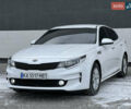 Белый Киа K5, объемом двигателя 2 л и пробегом 229 тыс. км за 12300 $, фото 20 на Automoto.ua