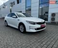 Белый Киа K5, объемом двигателя 2 л и пробегом 241 тыс. км за 11600 $, фото 2 на Automoto.ua