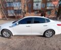 Белый Киа K5, объемом двигателя 2 л и пробегом 258 тыс. км за 11800 $, фото 18 на Automoto.ua