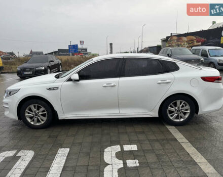 Білий Кіа K5, об'ємом двигуна 2 л та пробігом 314 тис. км за 10000 $, фото 6 на Automoto.ua