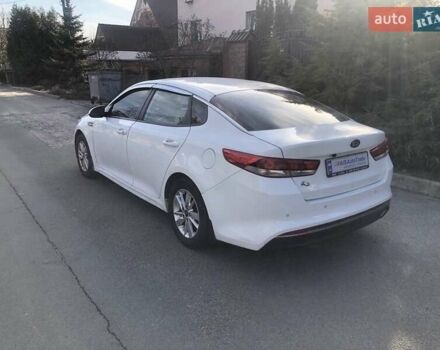 Белый Киа K5, объемом двигателя 2 л и пробегом 382 тыс. км за 8990 $, фото 5 на Automoto.ua