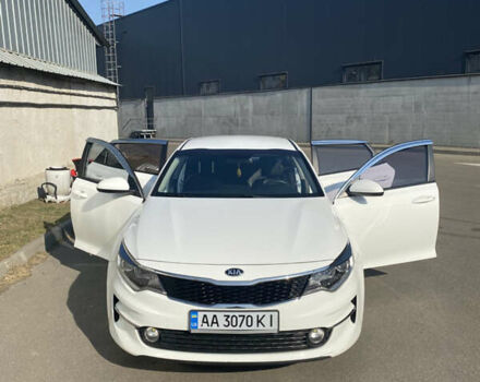 Белый Киа K5, объемом двигателя 2 л и пробегом 244 тыс. км за 11389 $, фото 8 на Automoto.ua