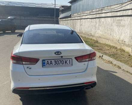 Белый Киа K5, объемом двигателя 2 л и пробегом 244 тыс. км за 11389 $, фото 4 на Automoto.ua