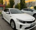 Білий Кіа K5, об'ємом двигуна 2 л та пробігом 235 тис. км за 10500 $, фото 1 на Automoto.ua