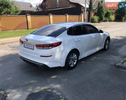 Белый Киа K5, объемом двигателя 2 л и пробегом 335 тыс. км за 11990 $, фото 7 на Automoto.ua