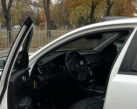 Білий Кіа K5, об'ємом двигуна 2 л та пробігом 151 тис. км за 12999 $, фото 7 на Automoto.ua