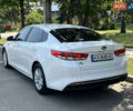 Белый Киа K5, объемом двигателя 2 л и пробегом 205 тыс. км за 12790 $, фото 4 на Automoto.ua