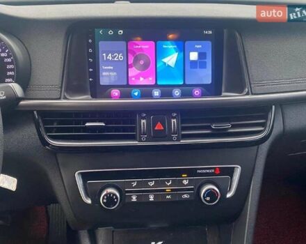 Белый Киа K5, объемом двигателя 2 л и пробегом 274 тыс. км за 11990 $, фото 13 на Automoto.ua