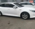Белый Киа K5, объемом двигателя 2 л и пробегом 397 тыс. км за 10990 $, фото 1 на Automoto.ua