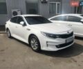 Белый Киа K5, объемом двигателя 2 л и пробегом 397 тыс. км за 10990 $, фото 3 на Automoto.ua