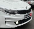 Белый Киа K5, объемом двигателя 2 л и пробегом 229 тыс. км за 13390 $, фото 7 на Automoto.ua