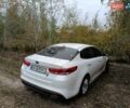 Белый Киа K5, объемом двигателя 2 л и пробегом 258 тыс. км за 11800 $, фото 2 на Automoto.ua