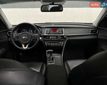Белый Киа K5, объемом двигателя 2 л и пробегом 229 тыс. км за 12300 $, фото 37 на Automoto.ua