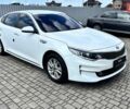 Білий Кіа K5, об'ємом двигуна 2 л та пробігом 311 тис. км за 11500 $, фото 6 на Automoto.ua