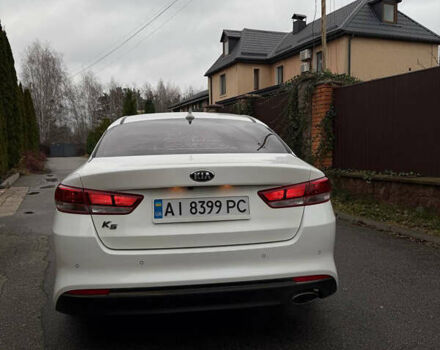 Белый Киа K5, объемом двигателя 2 л и пробегом 300 тыс. км за 14000 $, фото 6 на Automoto.ua