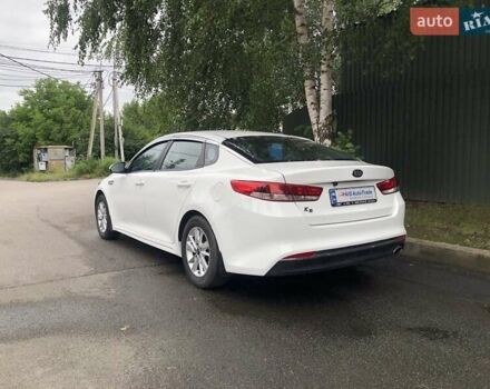 Белый Киа K5, объемом двигателя 2 л и пробегом 383 тыс. км за 11490 $, фото 3 на Automoto.ua