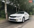 Белый Киа K5, объемом двигателя 2 л и пробегом 383 тыс. км за 11490 $, фото 1 на Automoto.ua
