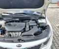 Білий Кіа K5, об'ємом двигуна 2 л та пробігом 311 тис. км за 11500 $, фото 45 на Automoto.ua