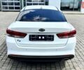 Білий Кіа K5, об'ємом двигуна 2 л та пробігом 311 тис. км за 11500 $, фото 3 на Automoto.ua