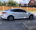 Белый Киа K5, объемом двигателя 2 л и пробегом 335 тыс. км за 11990 $, фото 4 на Automoto.ua