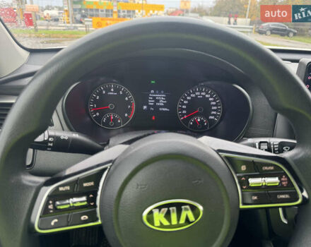 Киа K5 2018 в Киеве на Automoto.ua Белый Киа K5, объемом двигателя 2 л и пробегом 157 тыс. км за 14500 $, фото 11 на Automoto.ua