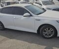 Белый Киа K5, объемом двигателя 2 л и пробегом 420 тыс. км за 9990 $, фото 1 на Automoto.ua