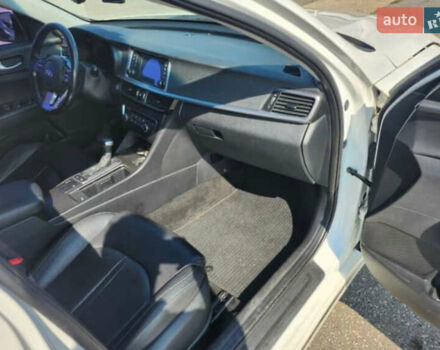 Белый Киа K5, объемом двигателя 2 л и пробегом 143 тыс. км за 16000 $, фото 11 на Automoto.ua