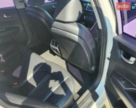 Белый Киа K5, объемом двигателя 2 л и пробегом 143 тыс. км за 16000 $, фото 19 на Automoto.ua