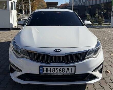 Белый Киа K5, объемом двигателя 2 л и пробегом 153 тыс. км за 16300 $, фото 5 на Automoto.ua