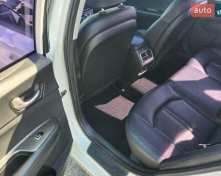 Белый Киа K5, объемом двигателя 2 л и пробегом 143 тыс. км за 16000 $, фото 17 на Automoto.ua