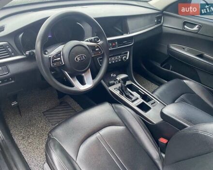 Білий Кіа K5, об'ємом двигуна 2 л та пробігом 405 тис. км за 12490 $, фото 10 на Automoto.ua