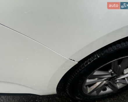 Киа K5 2018 в Киеве на Automoto.ua Белый Киа K5, объемом двигателя 2 л и пробегом 157 тыс. км за 14500 $, фото 5 на Automoto.ua