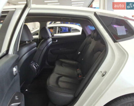 Белый Киа K5, объемом двигателя 2 л и пробегом 143 тыс. км за 16000 $, фото 18 на Automoto.ua