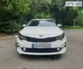 Белый Киа K5, объемом двигателя 2 л и пробегом 223 тыс. км за 11900 $, фото 1 на Automoto.ua