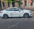 Белый Киа K5, объемом двигателя 2 л и пробегом 238 тыс. км за 15500 $, фото 5 на Automoto.ua
