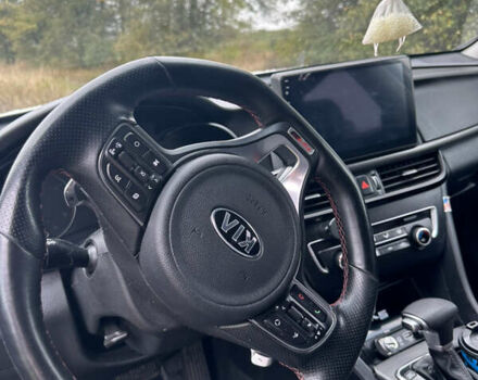 Білий Кіа K5, об'ємом двигуна 2 л та пробігом 300 тис. км за 10450 $, фото 6 на Automoto.ua