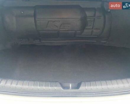 Білий Кіа K5, об'ємом двигуна 2 л та пробігом 405 тис. км за 12490 $, фото 11 на Automoto.ua