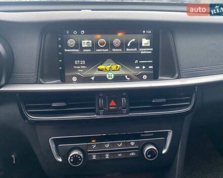 Білий Кіа K5, об'ємом двигуна 2 л та пробігом 405 тис. км за 12490 $, фото 8 на Automoto.ua