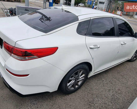 Белый Киа K5, объемом двигателя 2 л и пробегом 143 тыс. км за 16000 $, фото 6 на Automoto.ua